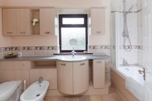 En Suite- click for photo gallery